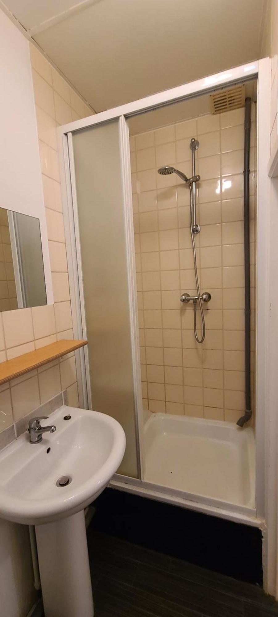 Hebergement Basique Et Fonctionnel Bon Rapport Qualite Prix Appartement Nameche Buitenkant foto