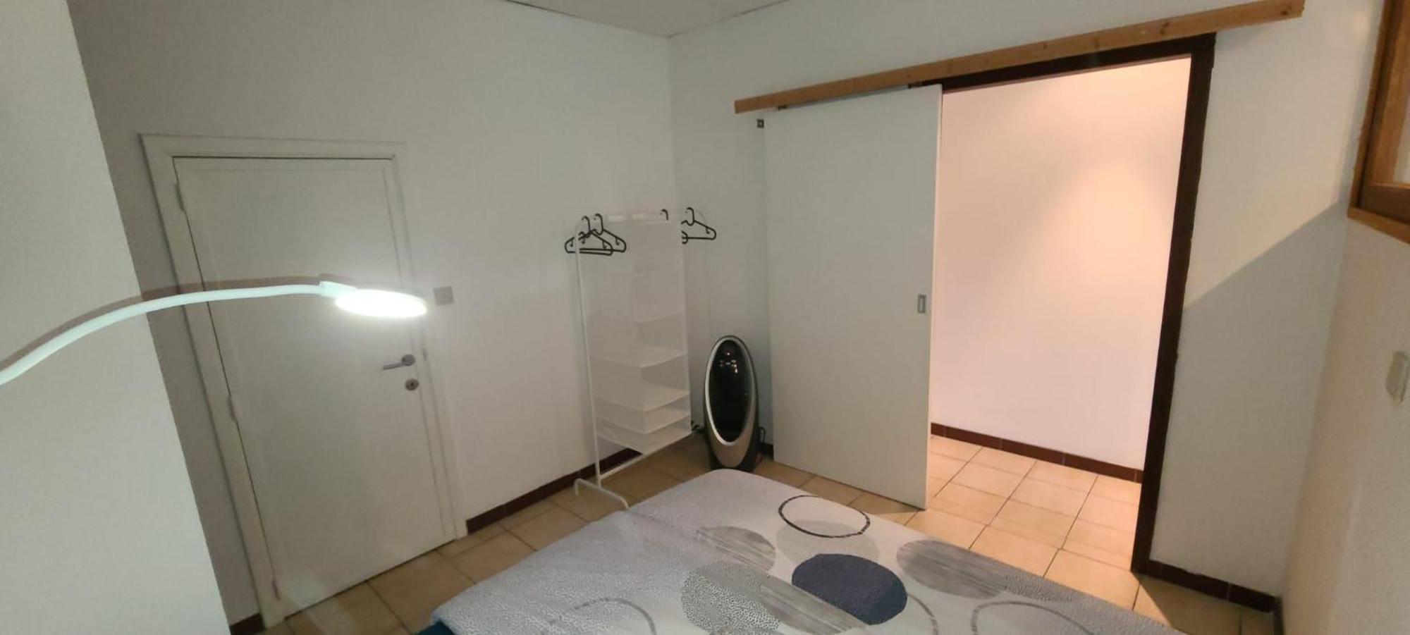 Hebergement Basique Et Fonctionnel Bon Rapport Qualite Prix Appartement Nameche Buitenkant foto