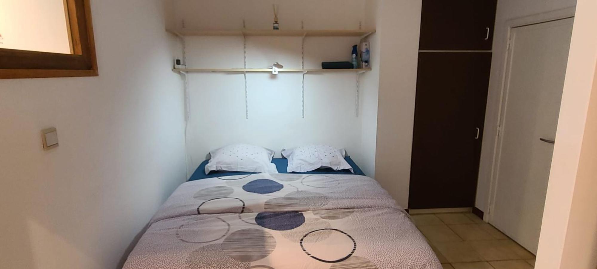Hebergement Basique Et Fonctionnel Bon Rapport Qualite Prix Appartement Nameche Buitenkant foto